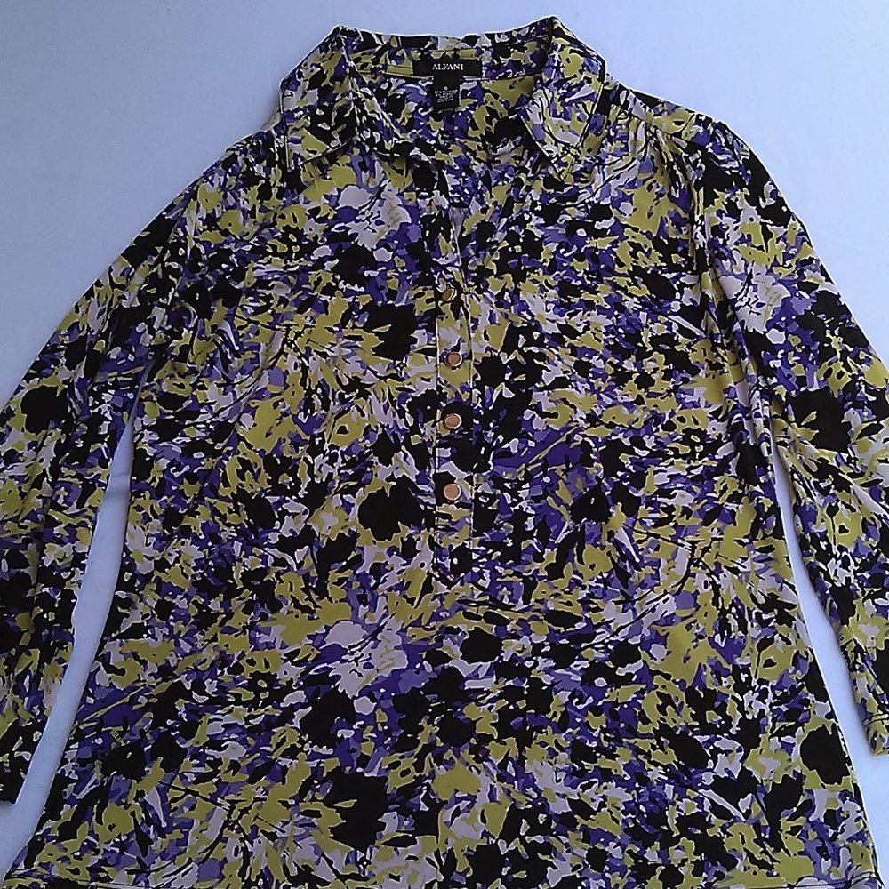 Alfani Multi Color Top 3/4 Sleeve Button Size SM